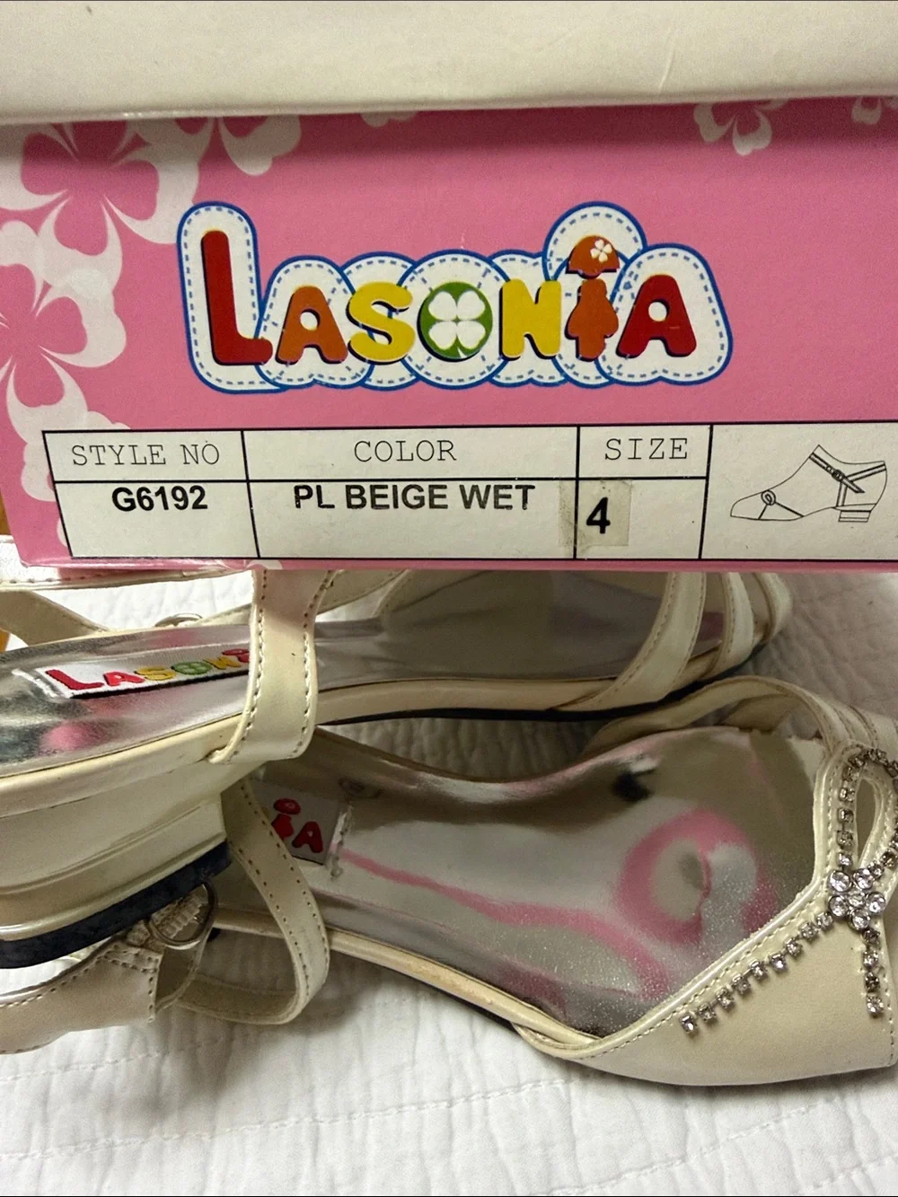 Lasonia Girls Beige Patent Low Heel Strappy Sandals Sz 4 Dress Shoes with‎ Box